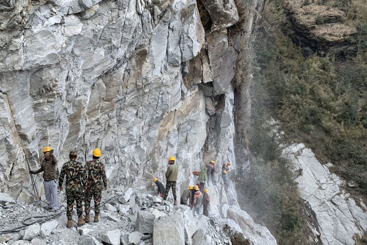 सेनाद्वारा कोठेधार–टिंकर खण्डको ७५ किमि सडक निर्माण